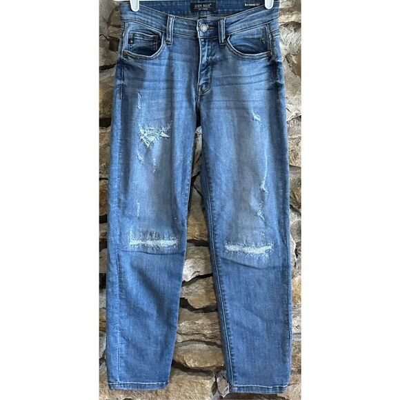 Women's Judy Blue Distressed Boyfriend Fit Cropped Jeans Size 1/25 - Picture 1 of 6